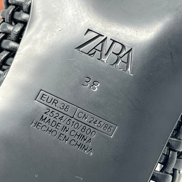 Zara Black Woven Loafers Women's Sz 38 Open Weave Round Toe Flats Plastic Shoes - Picture 6 of 7